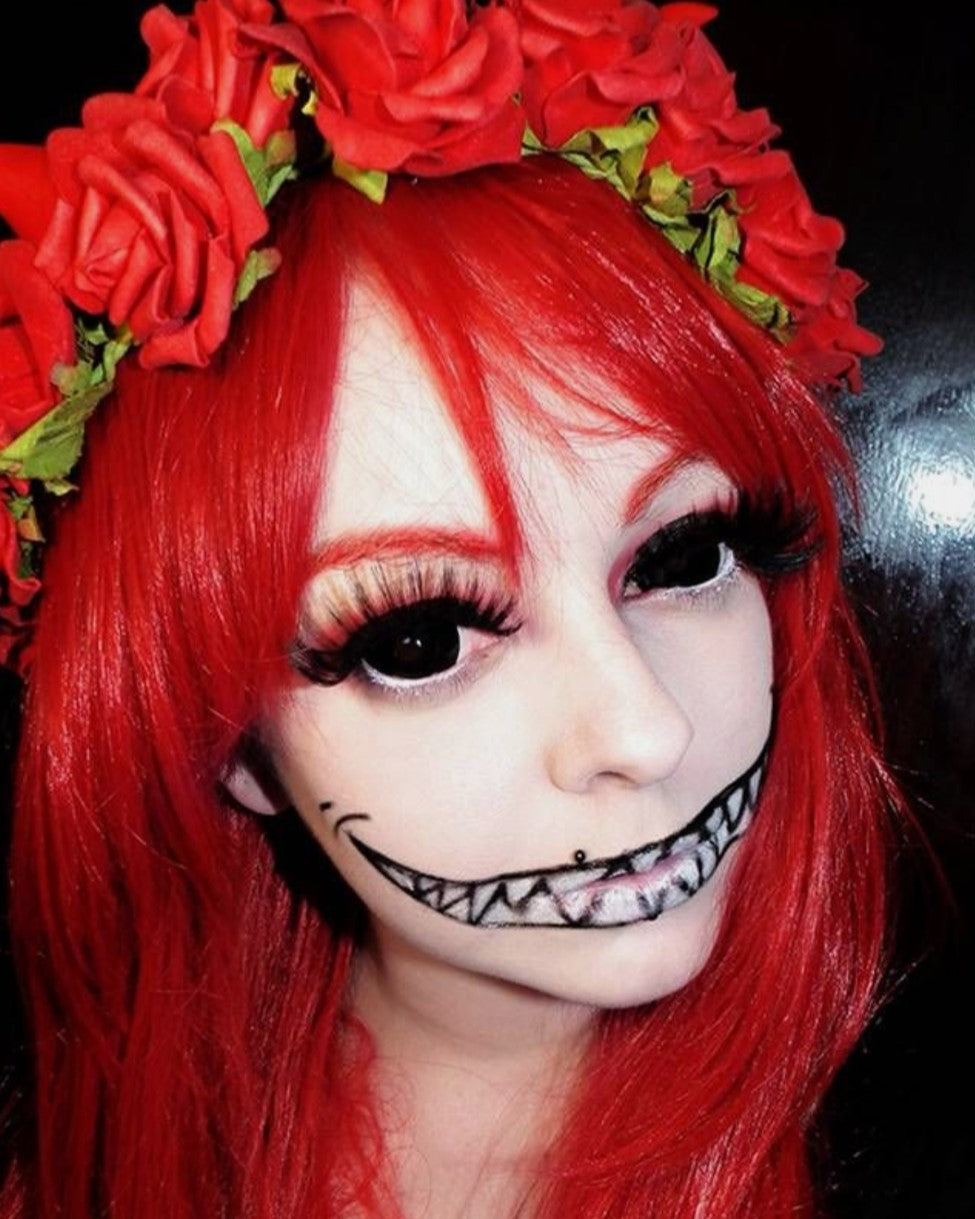 BLACK SCLERA